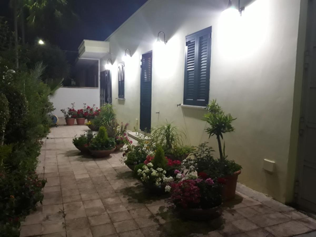 Monolocale Da Anna Apartment Porto Cesareo Bagian luar foto